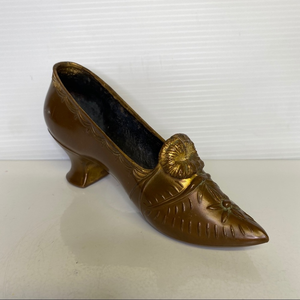 Metal Victorian Style Brown Shoe